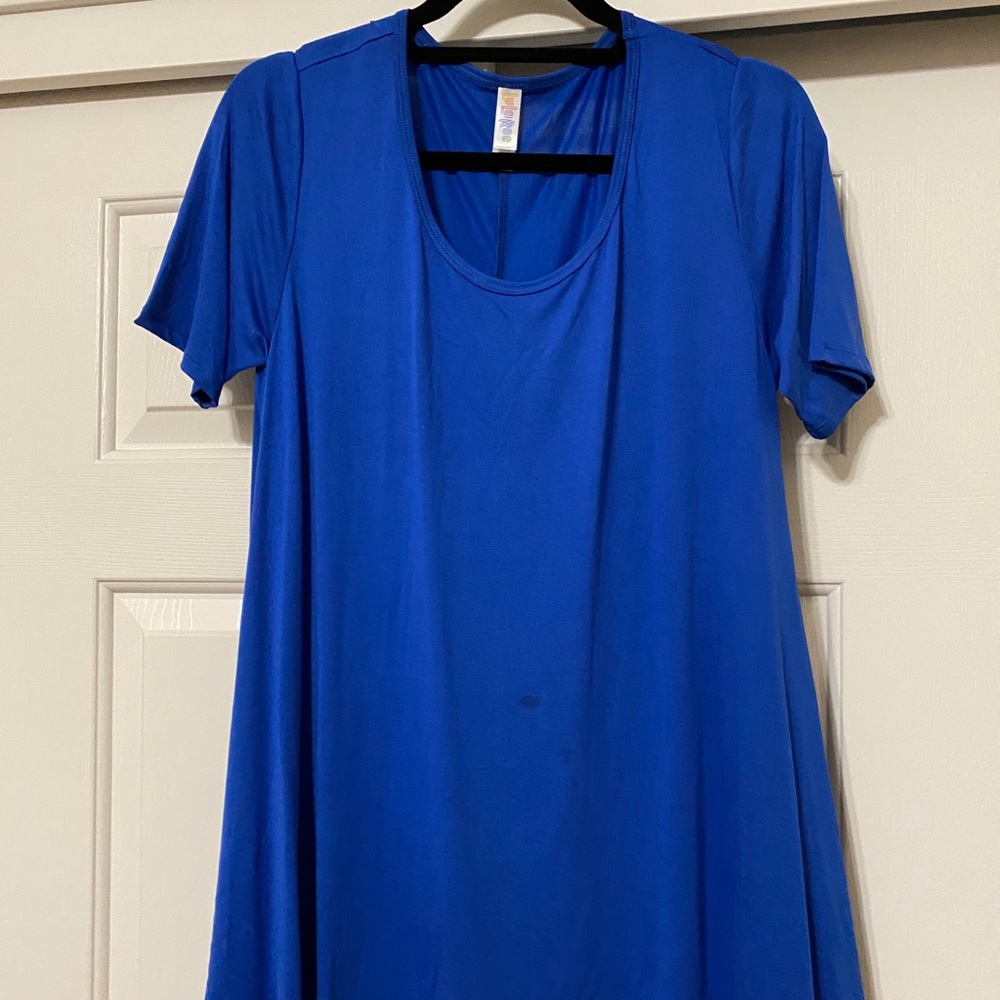 Lularoe Perfect T (swing shape w/ side slit) (GUC)